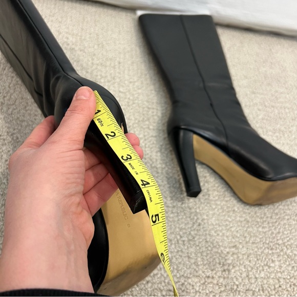 BANANA REPUBLIC Black Leather High Heel Knee High Boots Gold Zipper Sz 8M $300, - Picture 7 of 16